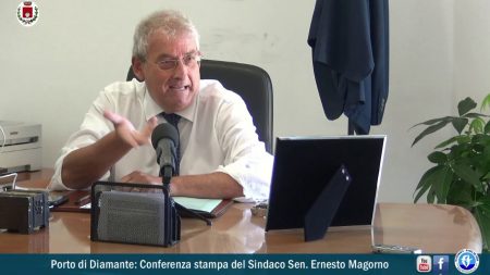 Porto di Diamante: Conferenza stampa del Sindaco Sen.Ernesto Magorno