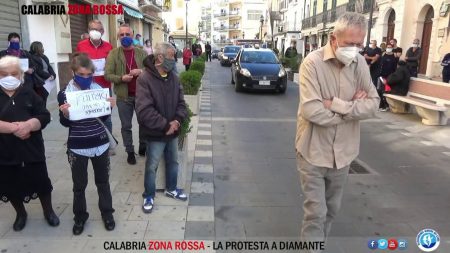 Calabria “zona rossa”. La protesta a Diamante