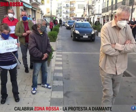 Calabria “zona rossa”. La protesta a Diamante