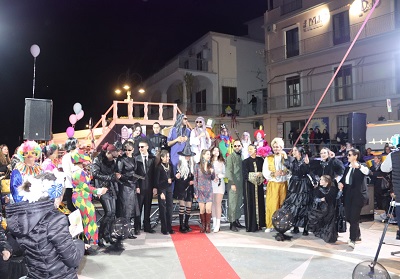 Grande successo per il Carnevale di Diamante 2023. Il plauso del Sindaco Magorno a “I Ragazzi di Diamante”