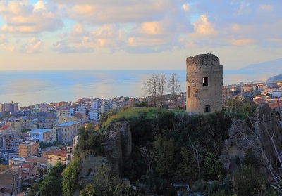 Paola: Il Castello che sovrasta dall’alto la città è un patrimonio del comune