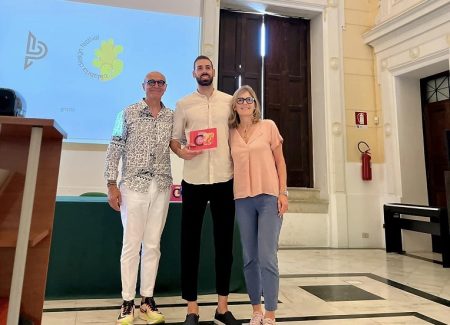 Diamante: Il Designer Luca Perrone premiato al “Calabria Design Festival” tra i talenti creativi calabresi