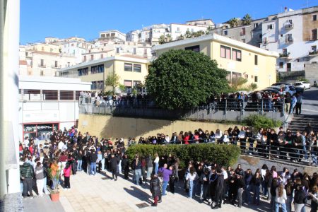 I Licei Campanella di Belvedere M.mo dedicano una giornata di riflessione sulla ‘Violenza di genere’